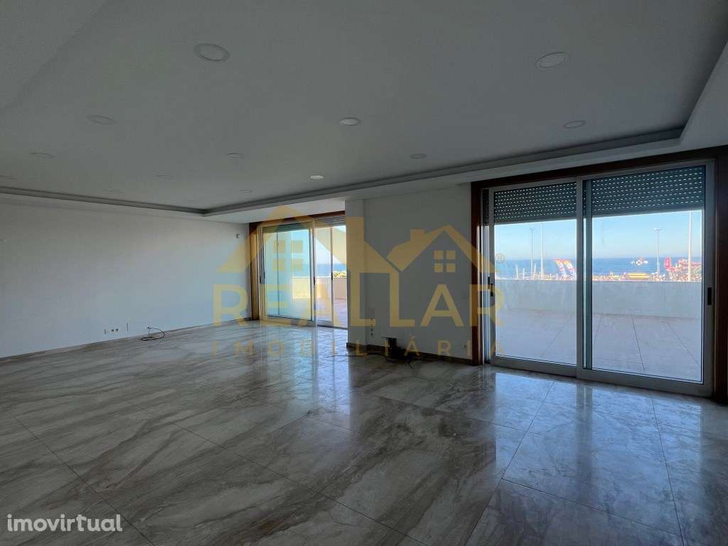 APARTAMENTO T4+2 em 1ª LINHA DE MAR - Póvoa de Varzim - Grande imagem: 2/43