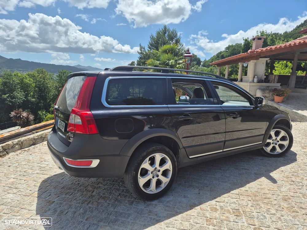 Volvo XC 70 D5 AWD Black Edition - 3