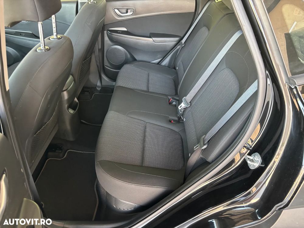Hyundai KONA - 34