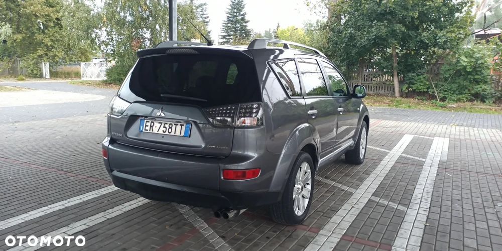 Mitsubishi Outlander 2.2 DID Intense + - 16