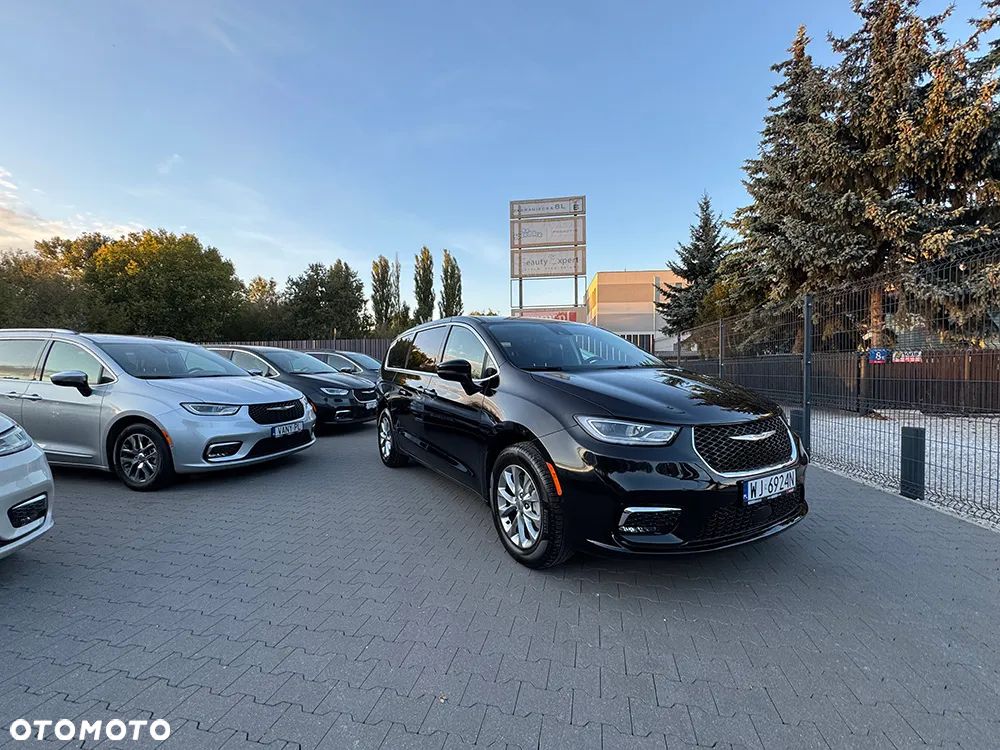 Chrysler Pacifica - 7
