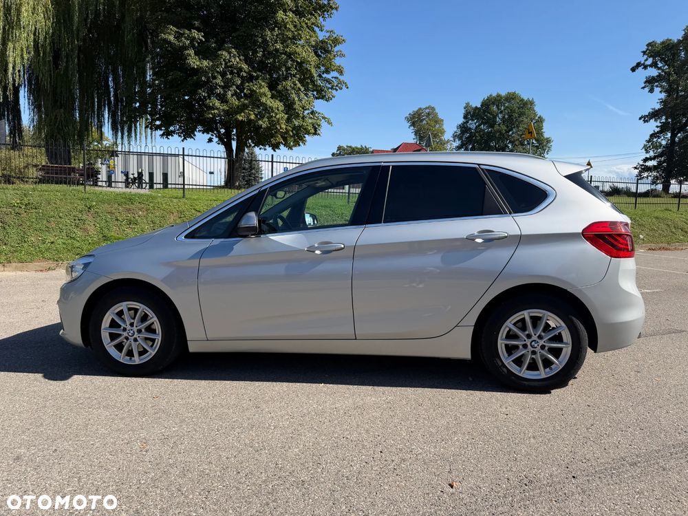 BMW Seria 2 218d - 4