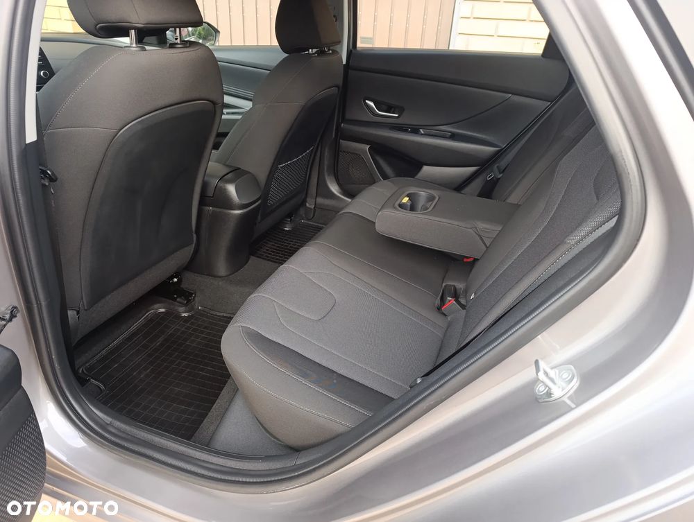 Hyundai Elantra 1.6 Modern - 17