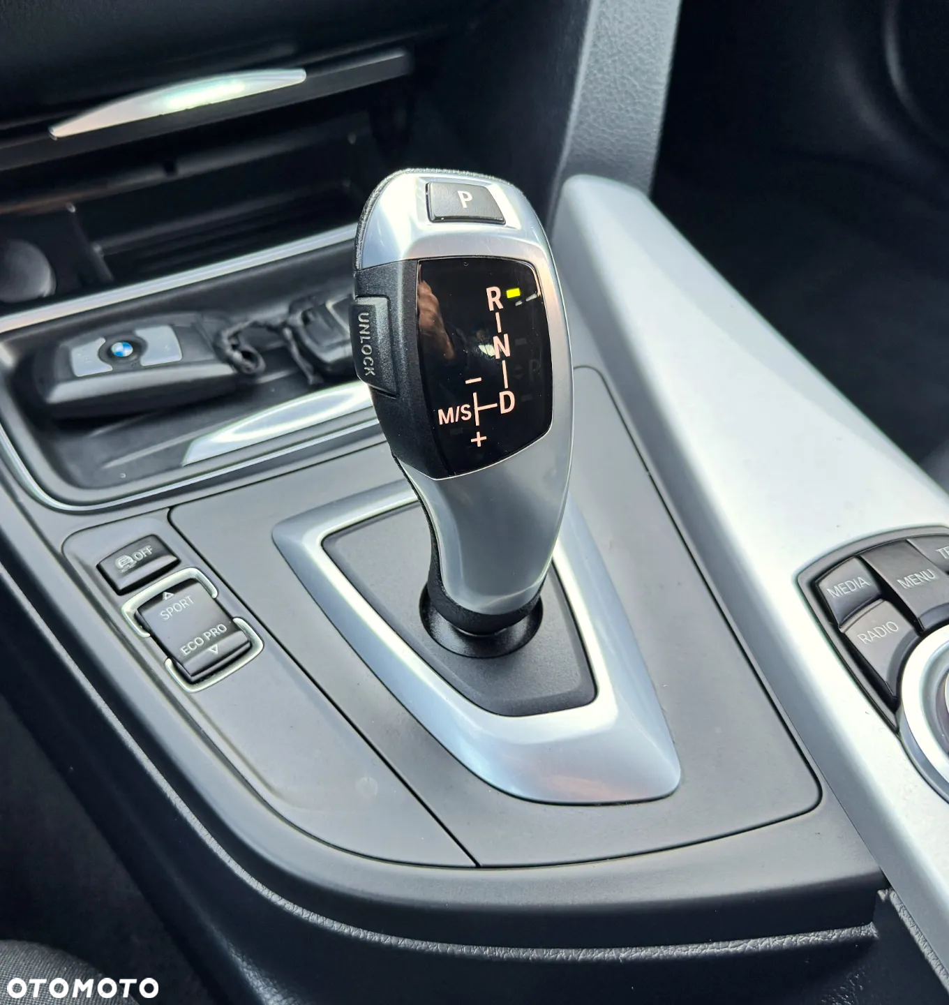 BMW Seria 3 320i Touring xDrive - 27