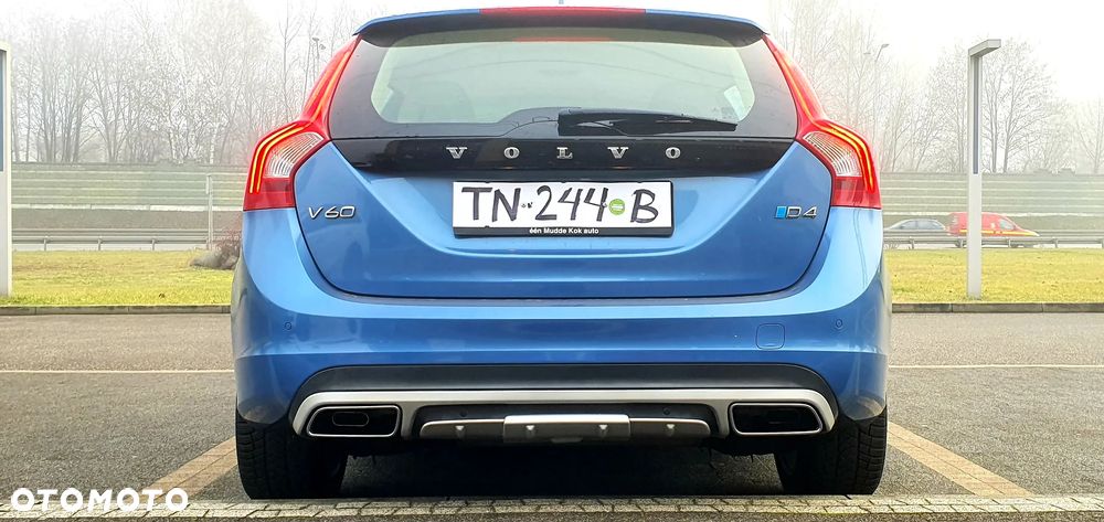 Volvo V60 D4 Geartronic Summum - 35