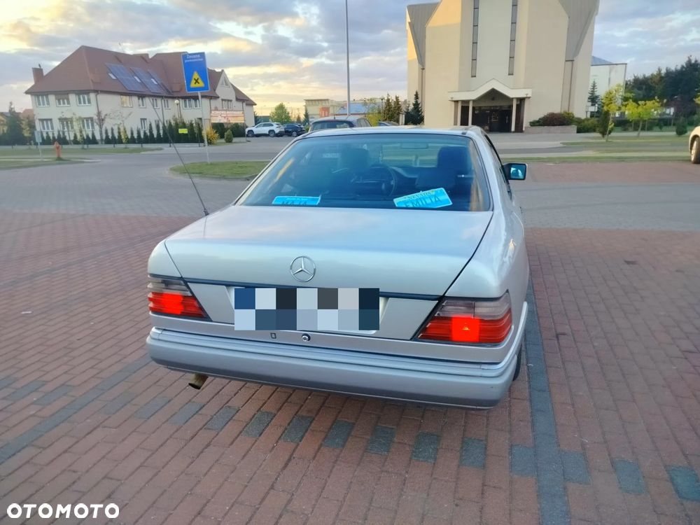 Mercedes-Benz Klasa E - 9