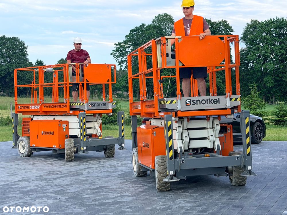 Snorkel S2255RT Podnośnik nożycowy Ruchome rusztowanie 4x4 Diesel 50 mth 420KG Platforma Genie Skyjack - 8