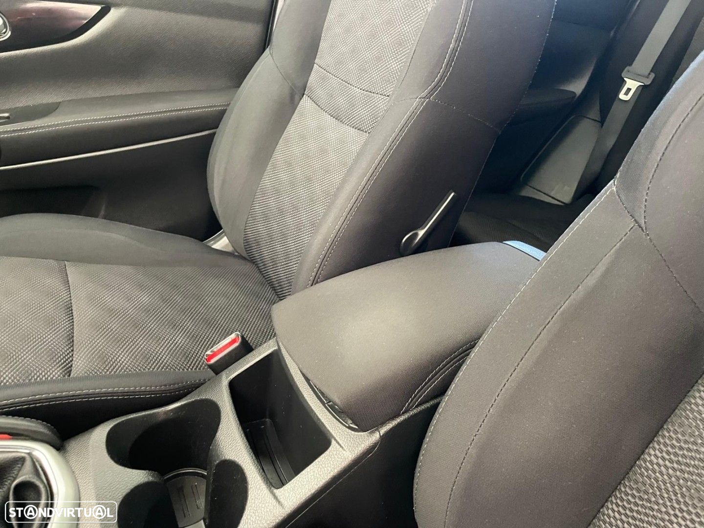 Nissan Qashqai 1.5 dCi N-Connecta 18 RS+PS - 36