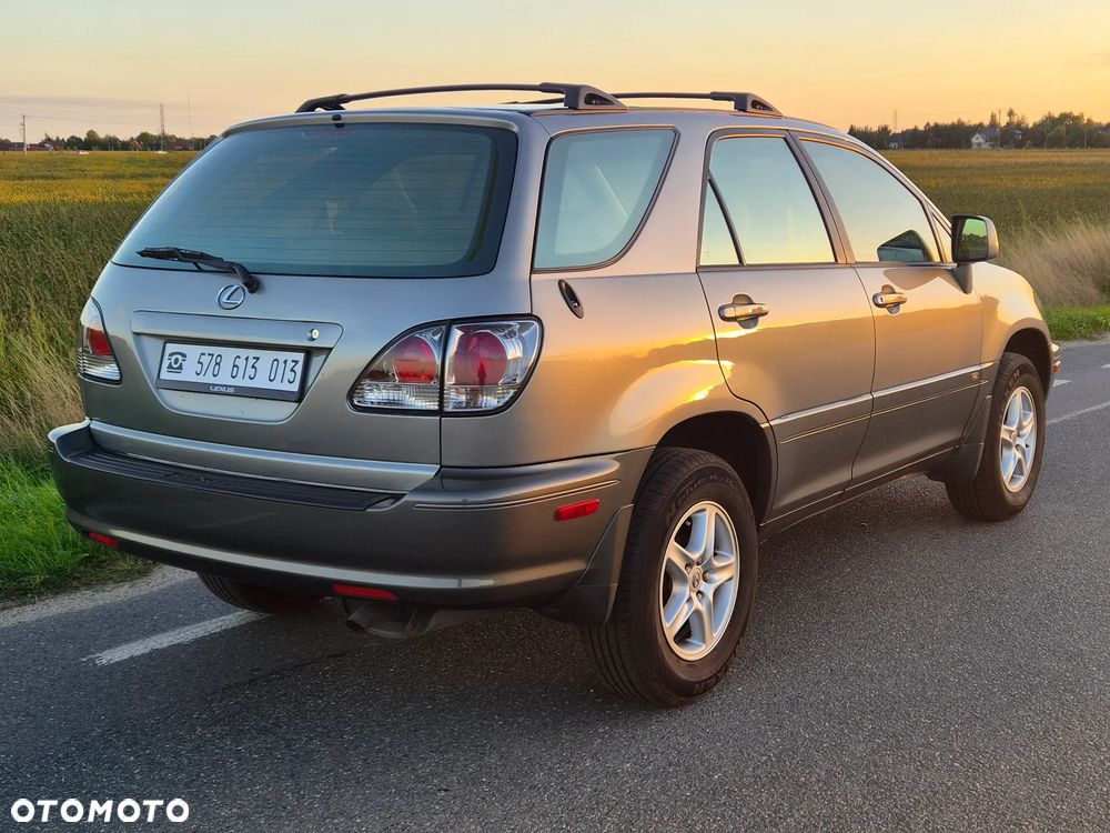 Lexus RX FWD - 12