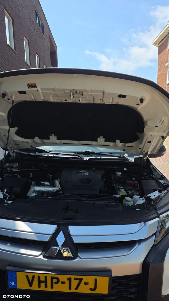 Mitsubishi L200 - 4