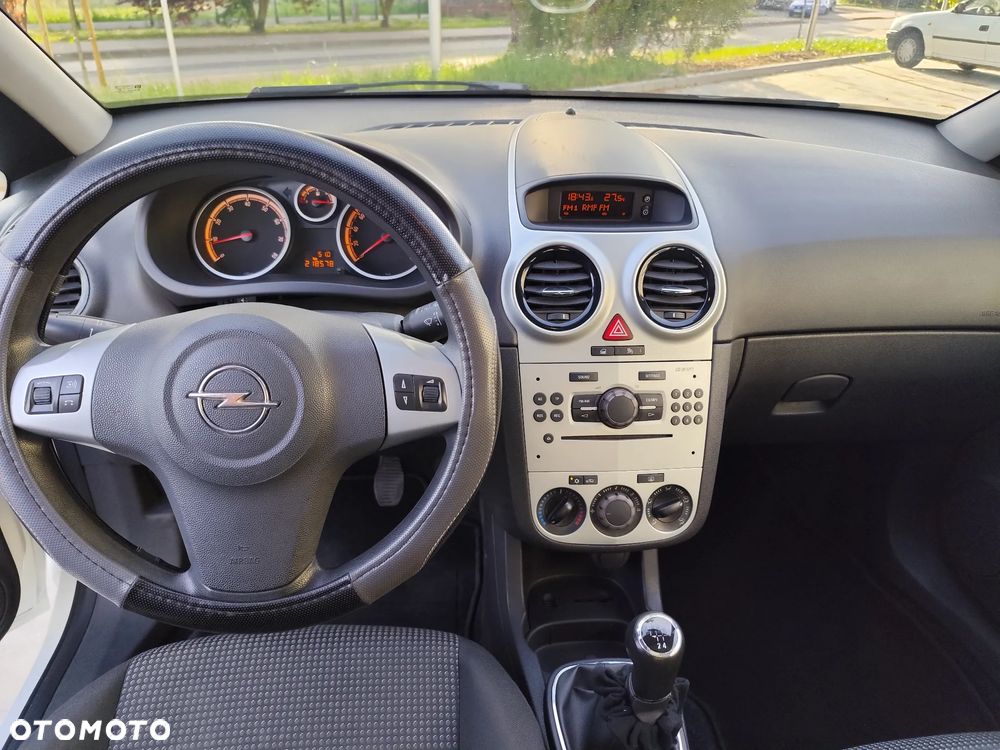 Opel Corsa 1.2 16V Cosmo - 18