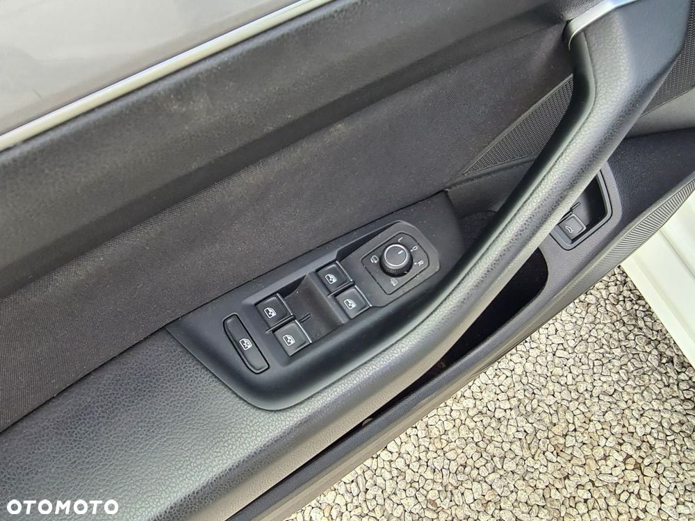 Volkswagen Passat - 38
