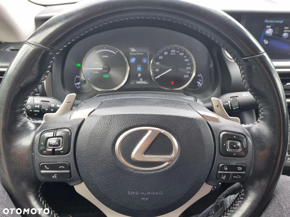 Lexus IS Business Edition - 13