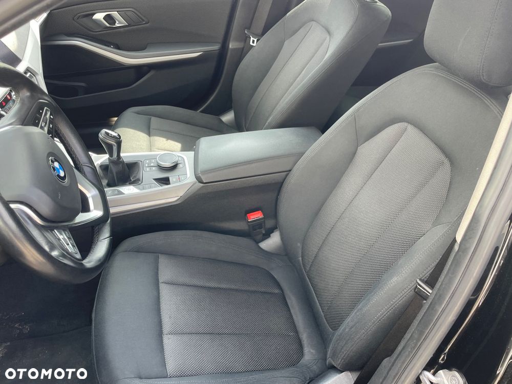 BMW Seria 3 318d - 6