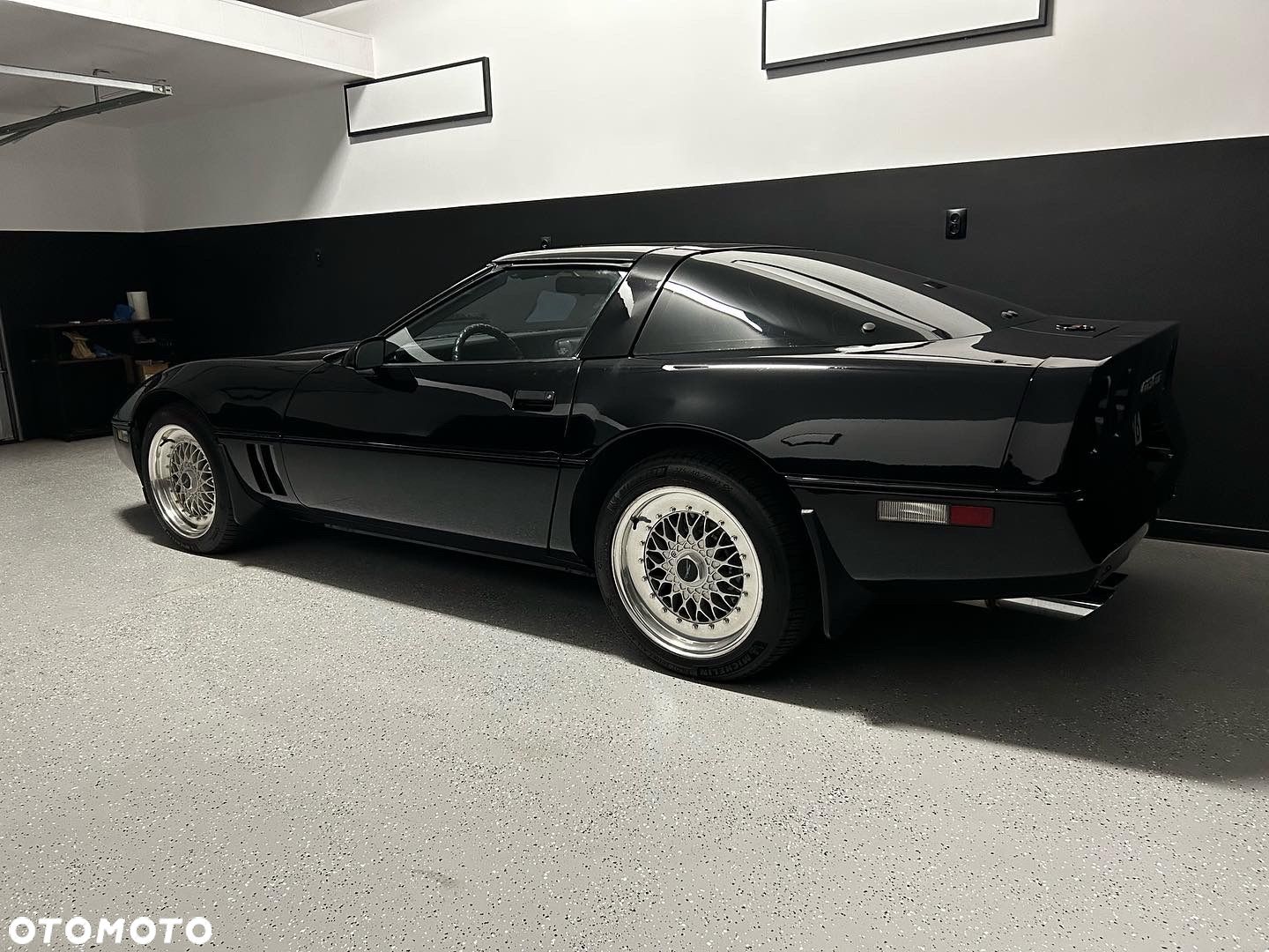 Chevrolet Corvette - 1