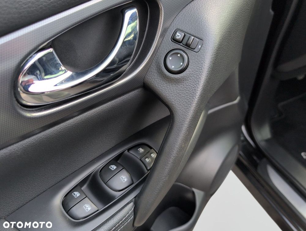 Nissan Qashqai 1.3 DIG-T N-Connecta - 17