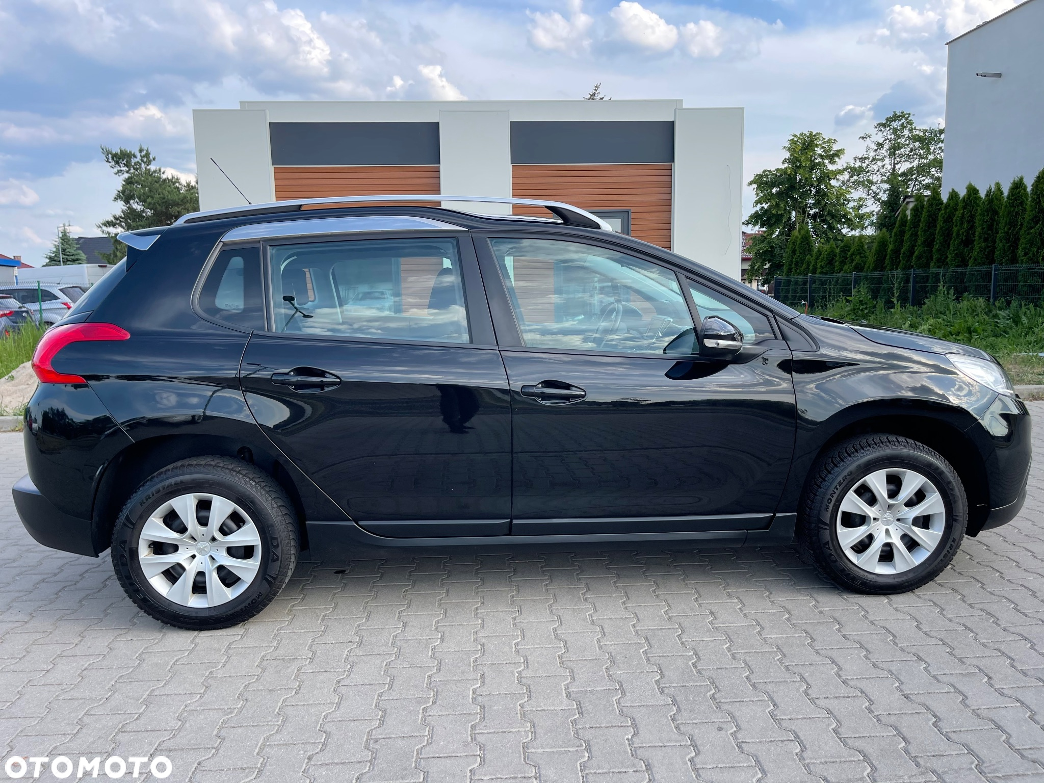Peugeot 2008 - 12