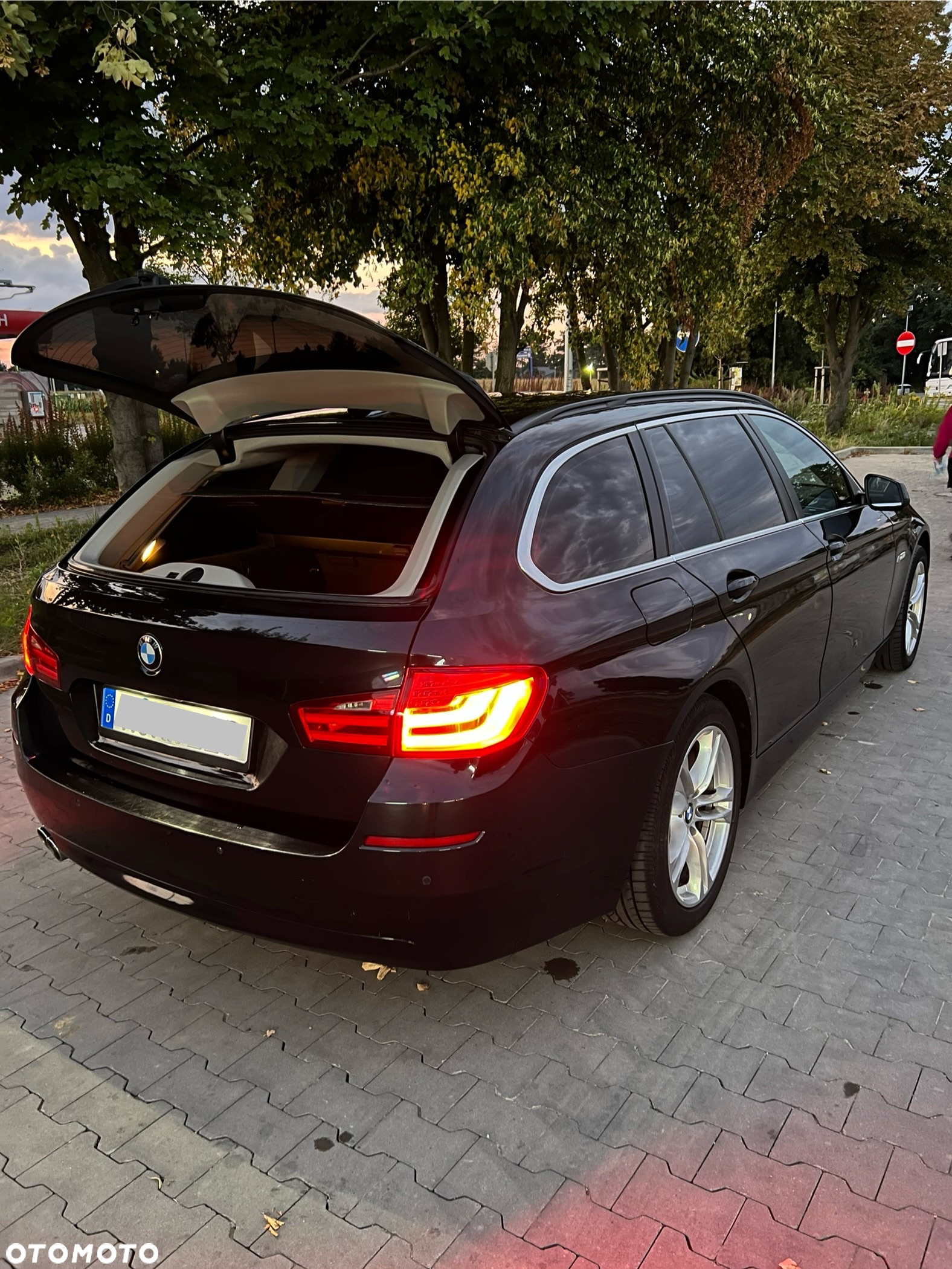BMW Seria 5 530d xDrive Touring Luxury Line - 16