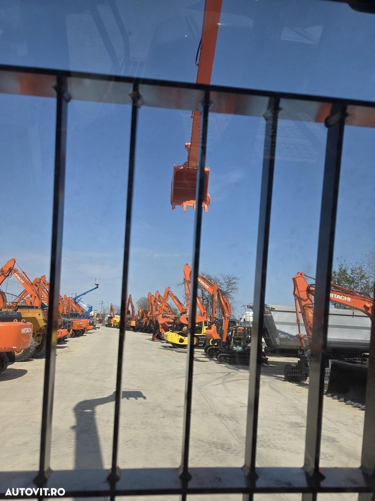Hitachi SET BRATE LUNGI NOI 18m, cupa 0,9mc, 2019, 6.017h, gresare automata, latime 3,19m, 3 pompe hidr Hitachi, camera spate, camera laterala, consum mediu 13l/h, motor Isuzu 190CP, JAPONIA, doar 377h deplasare lant 80% ok, leasing 3 ani-PROMOTIE 131.900Eur - 15