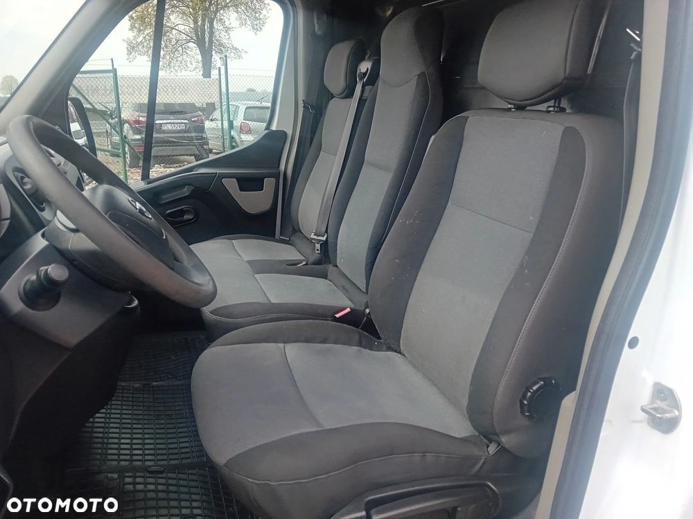 Nissan NV-4000 - 19
