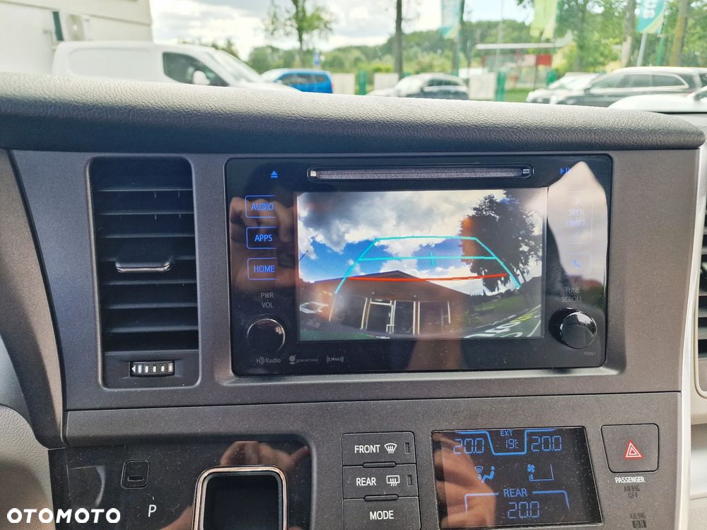 Toyota Sienna - 33