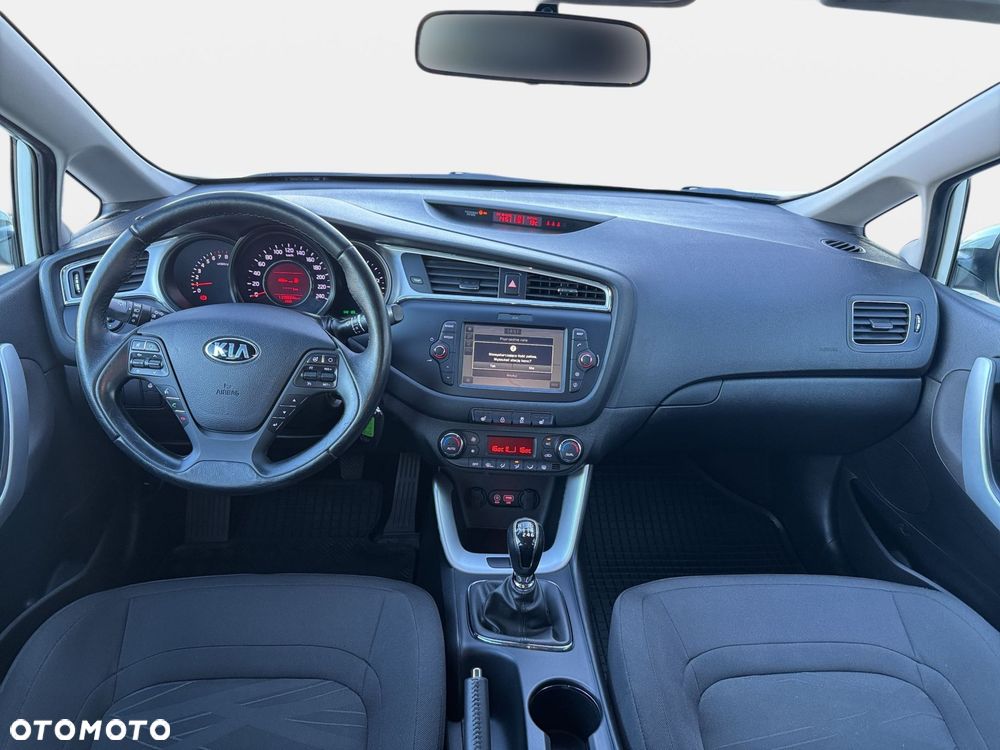 Kia Ceed - 11