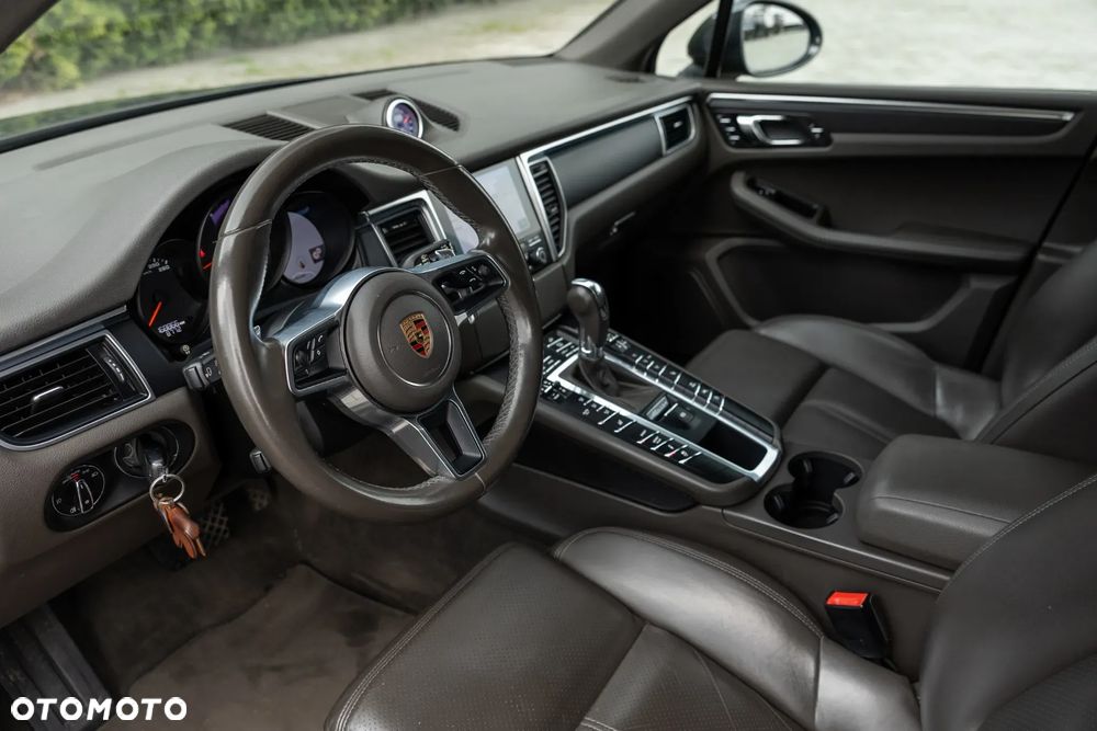 Porsche Macan Standard - 18