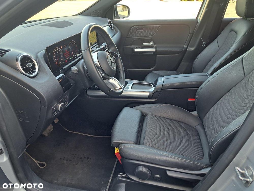 Mercedes-Benz GLA 180 d - 15