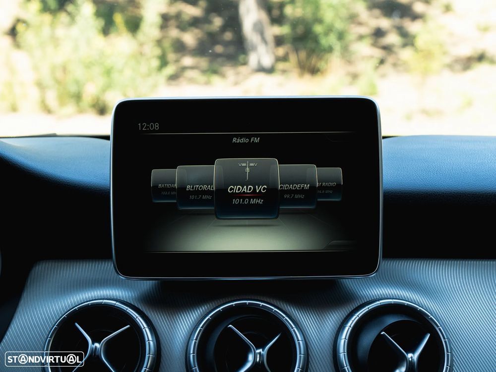 Mercedes-Benz CLA 200 - 28