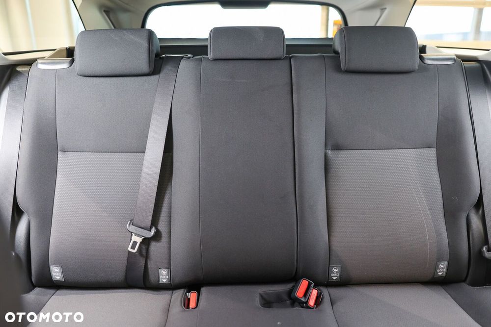Toyota Auris - 12