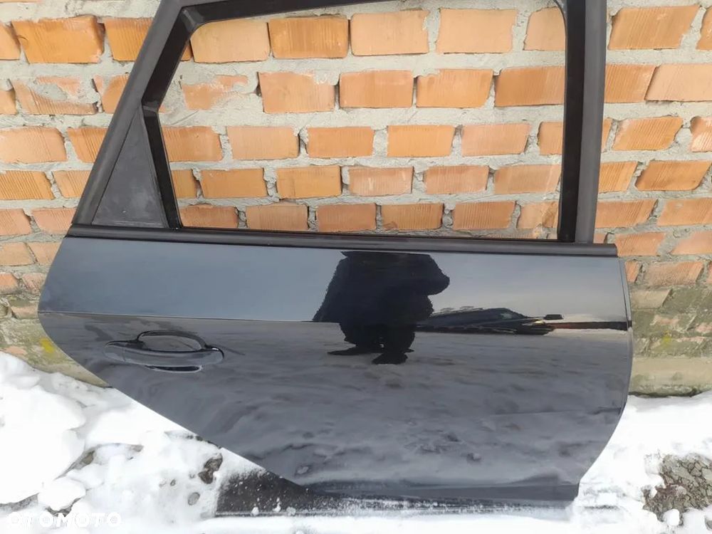Drzwi prawe tył tylne Seat Ibiza IV 6j ST kombi kod LY9T bez lakierowania - 4