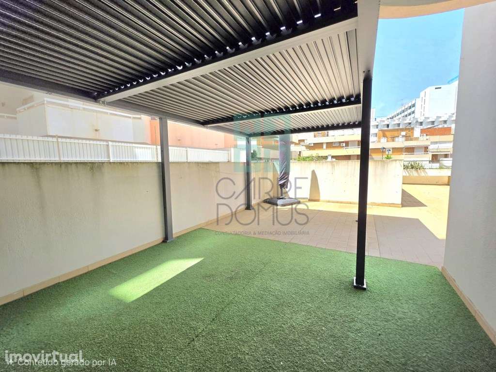 T2 com 116m² e terraço amplo - Espaço raro em Monte Gordo - Grande imagem: 3/8