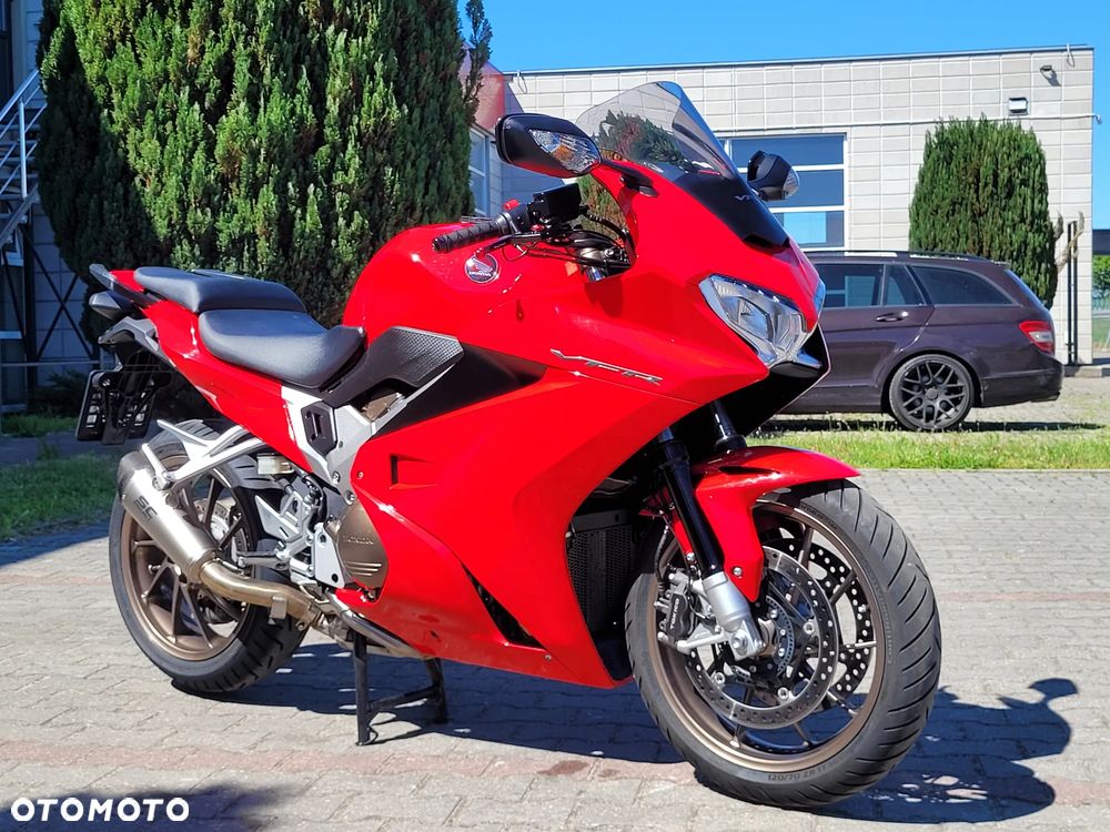 Honda VFR - 4