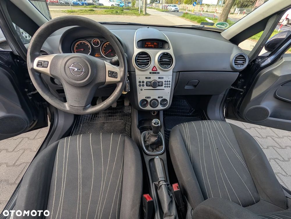 Opel Corsa 1.4 16V Cool - 28