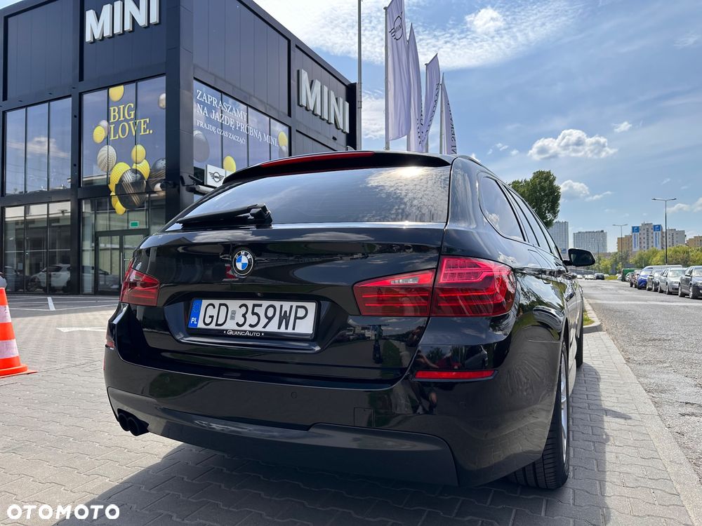 BMW Seria 5 520d xDrive - 29