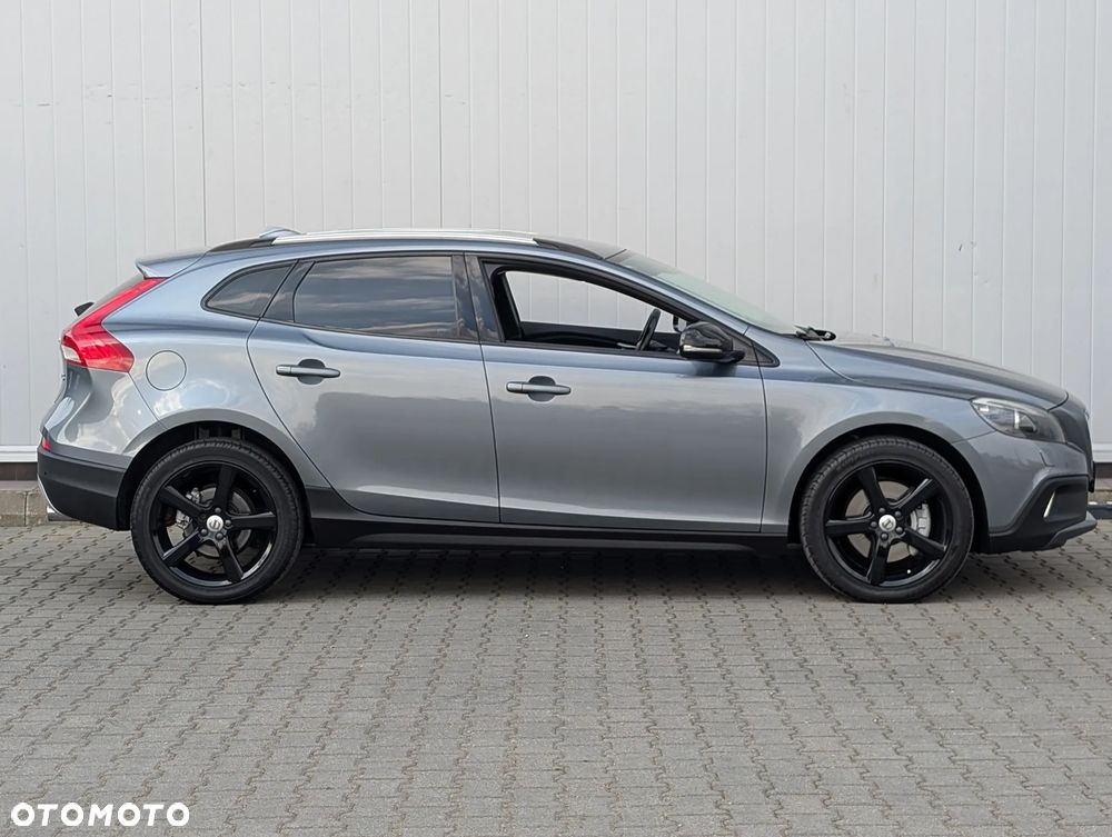 Volvo V40 Cross Country - 15