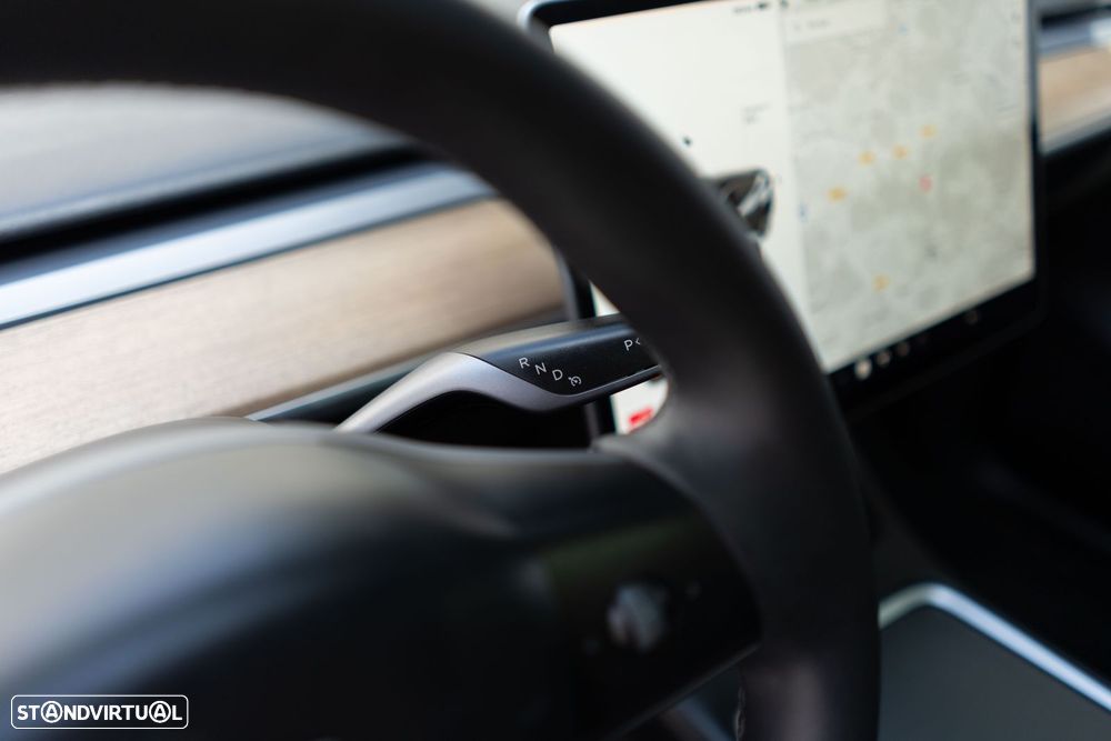 Tesla Model Y Long Range Dual Motor AWD - 23