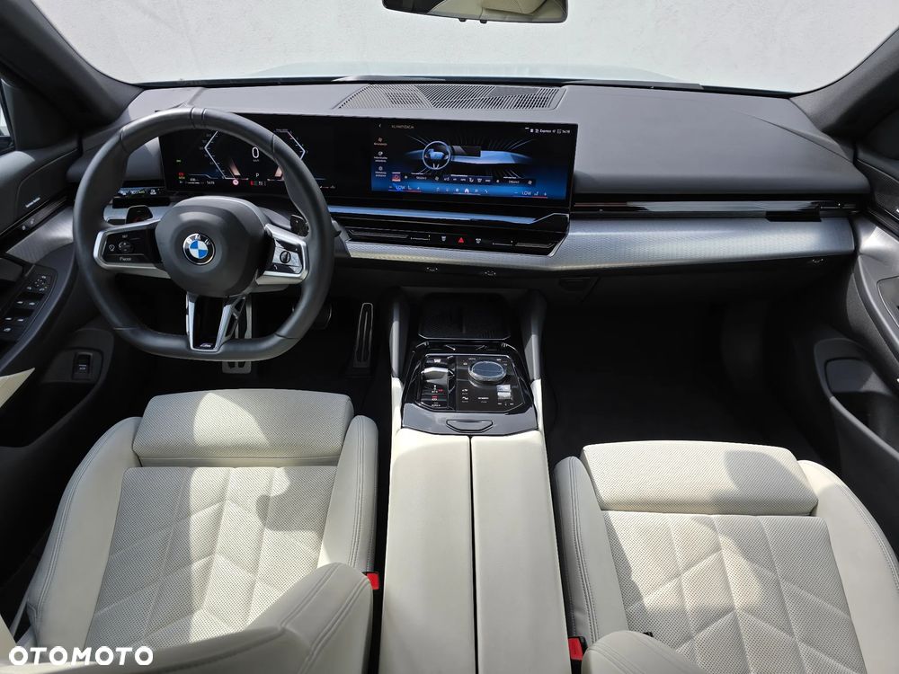 BMW Seria 5 520d xDrive - 9