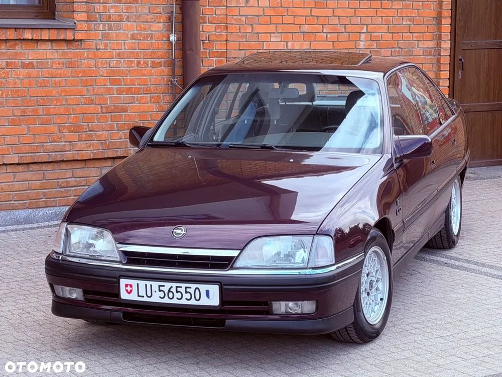 Opel Omega 2.6i CD Diamond - 12