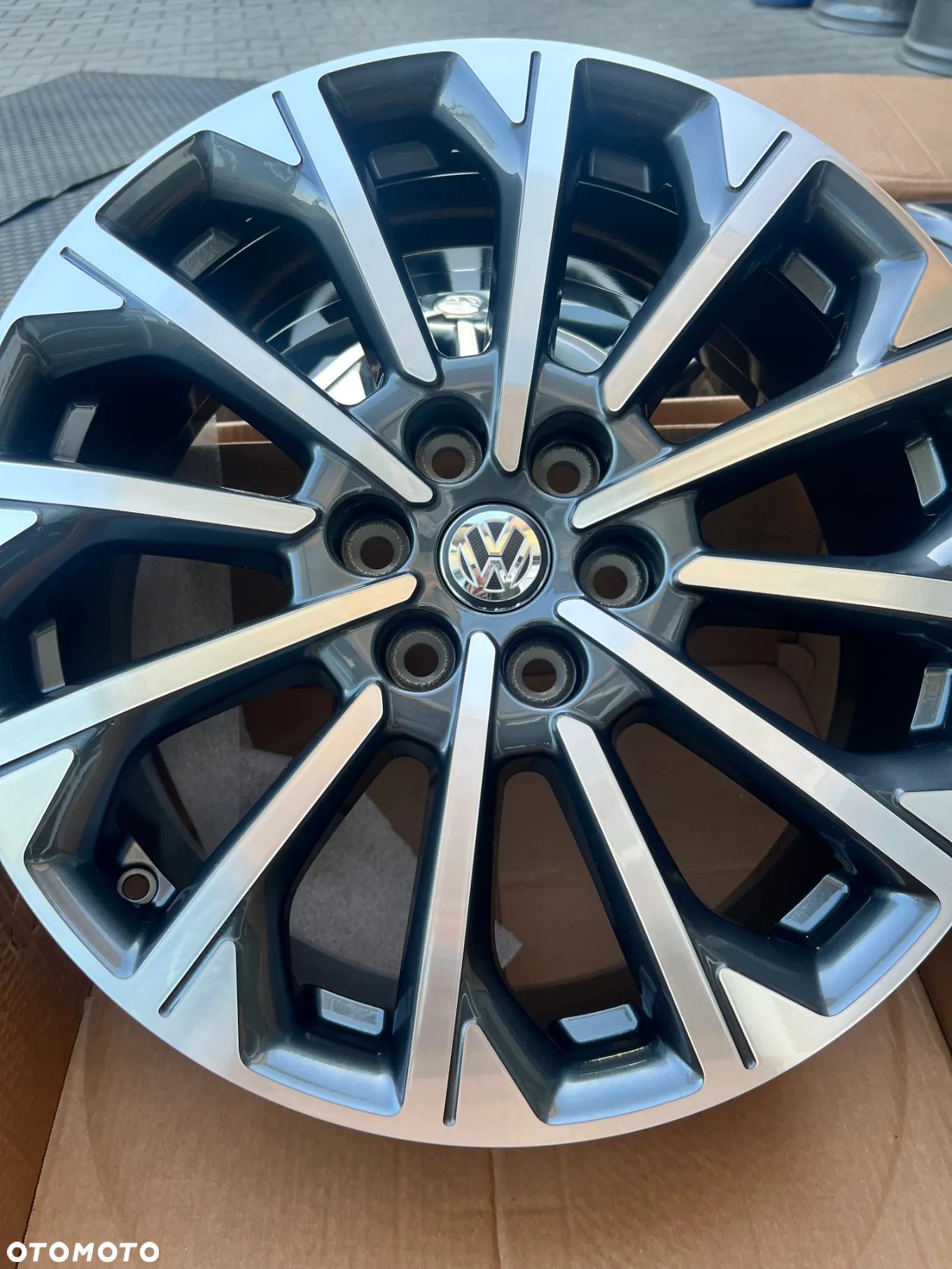 Nowe Felgi Vw Amarok Crafter 6x120 - 1