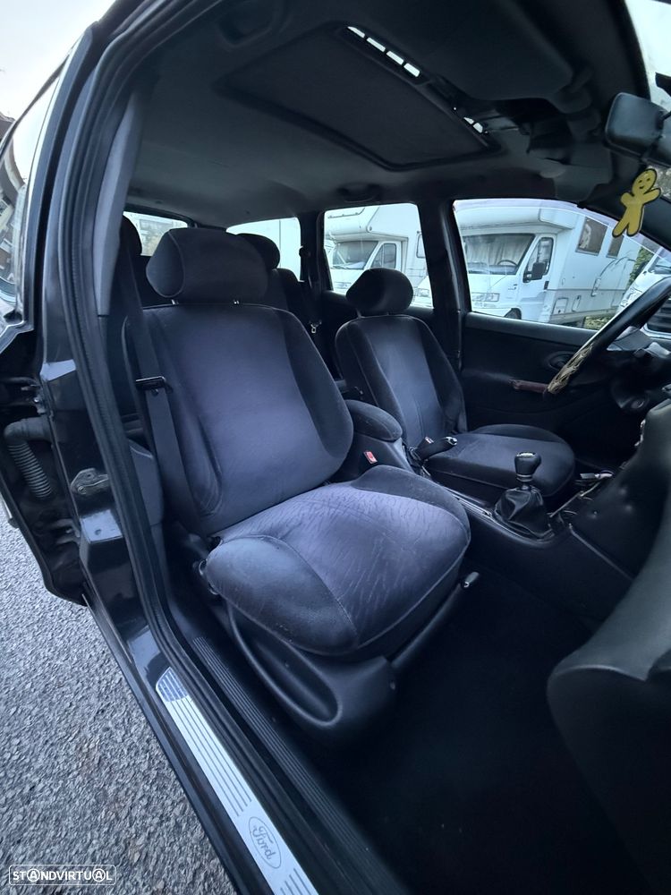 Ford Mondeo SW 1.8 TDi Ghia - 8