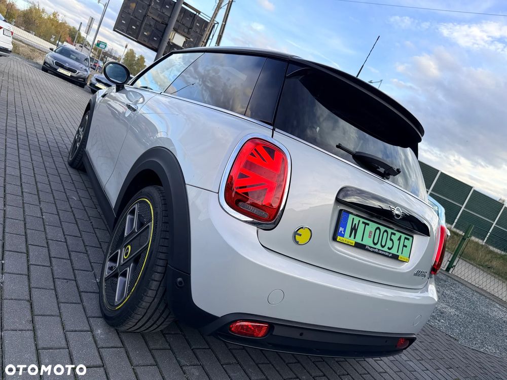 MINI Cooper SE Electric Trim - 10