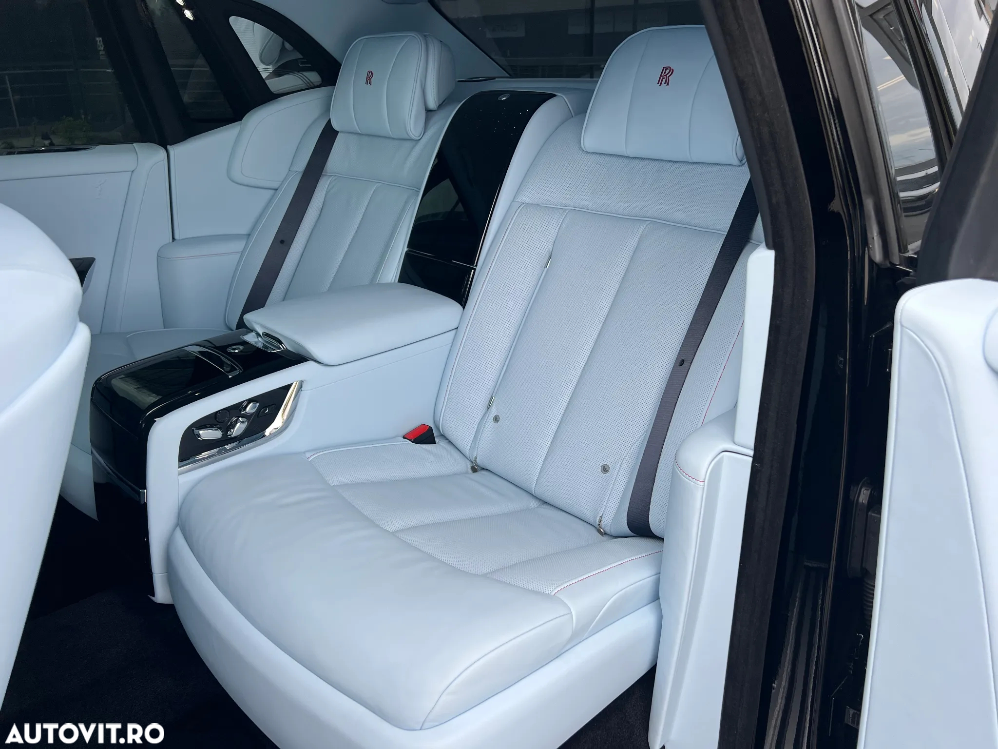 Rolls-Royce Phantom - 12