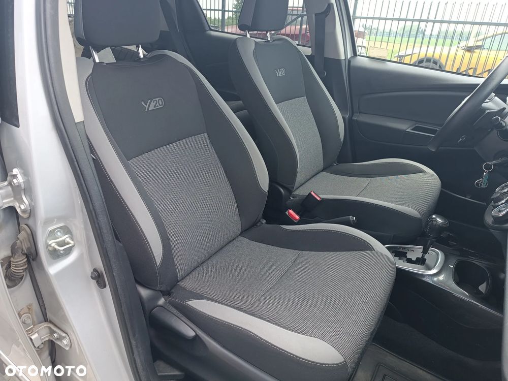Toyota Yaris 1.5 20th Anniversary CVT - 11