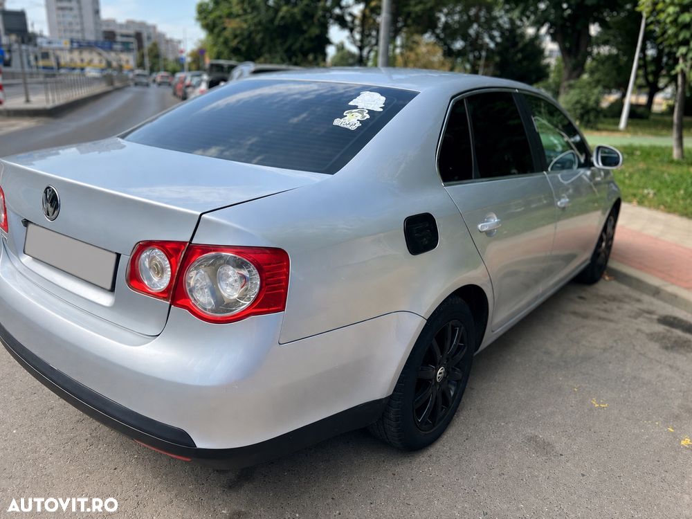 Volkswagen Jetta 1.6 Comfortline - 2