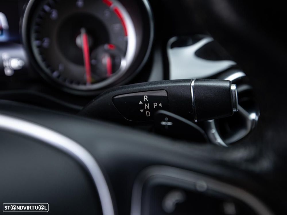 Mercedes-Benz CLA 220 - 18