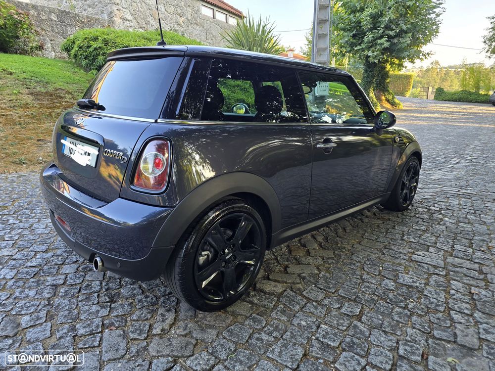 MINI 3 Portas Cooper D - 16