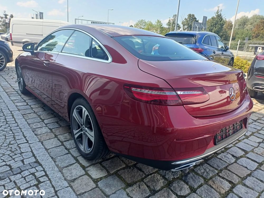 Mercedes-Benz Klasa E 220 d Coupe 9G-TRONIC Avantgarde - 6