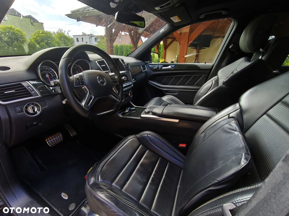 Mercedes-Benz GL 63 AMG - 11