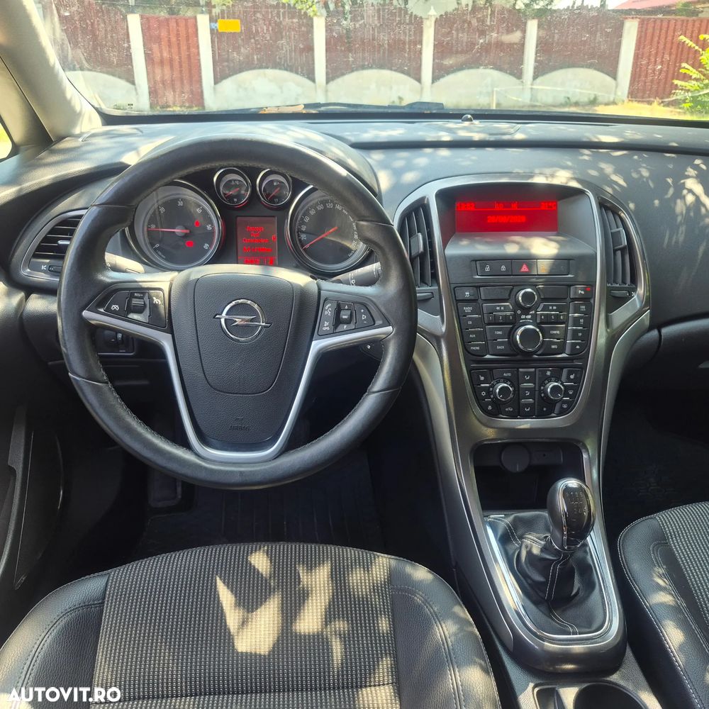 Opel Astra 1.7 CDTI Cosmo - 11